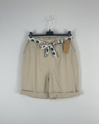 Short Mila femme disponible en plusieurs coloris avec ceinture foulard, taille élastique et coupe facile