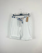 Short femme avec taille élastique et ceinture foulard imprimée, 