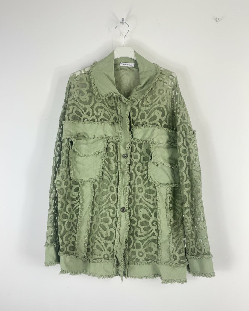 Surchemise Alba kaki femme en coton avec dentelle ajourée, poches devant et finitions effilochées