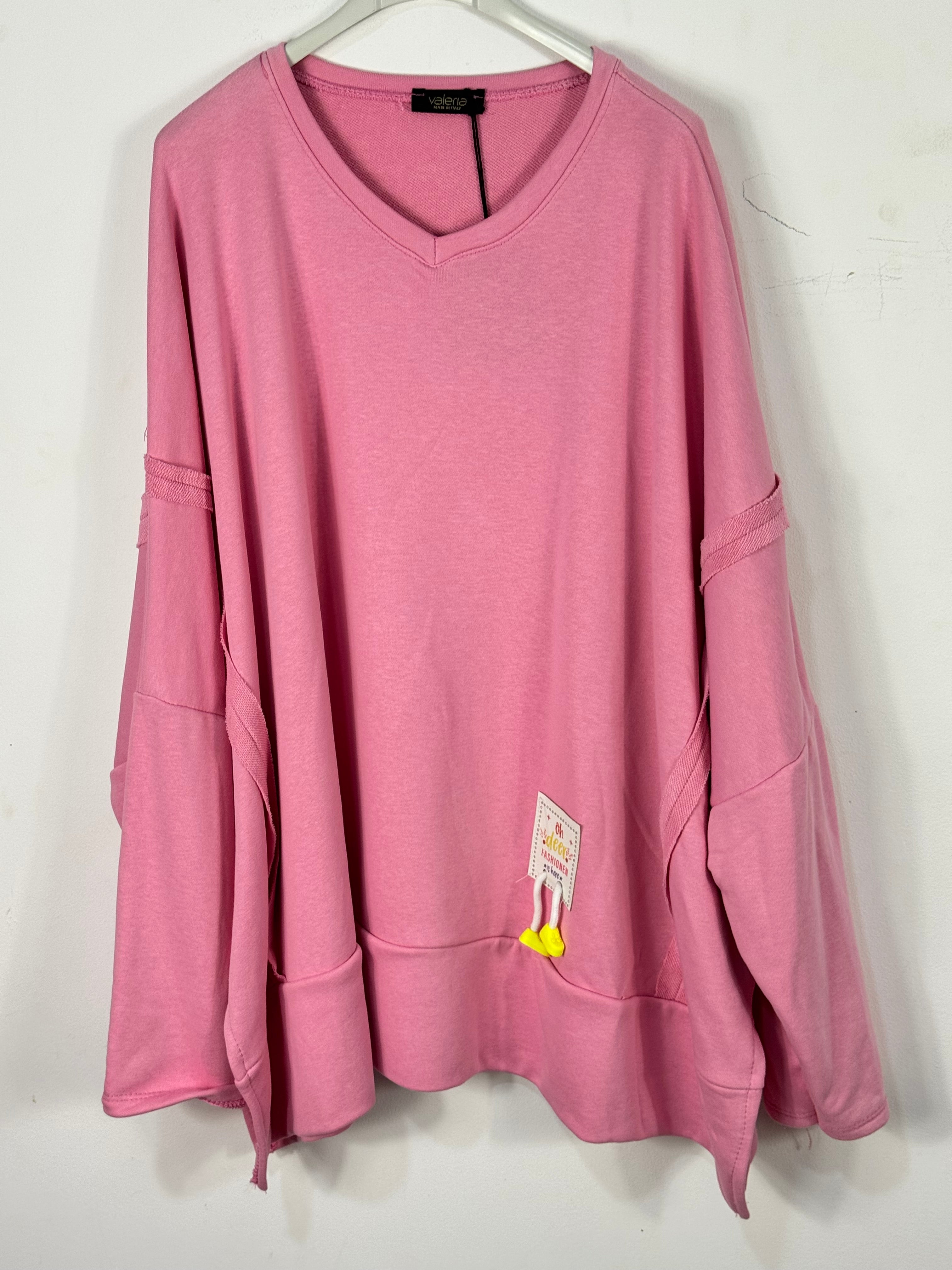 Sweat Fashionen rose de face, col V et écusson fantaisie – Mam’s Ailes