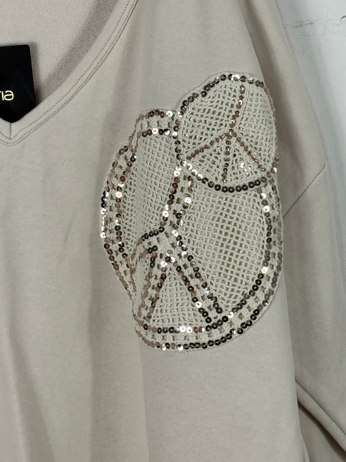 Sweat Peace détail des symboles peace en sequins – Mam’s Ailes