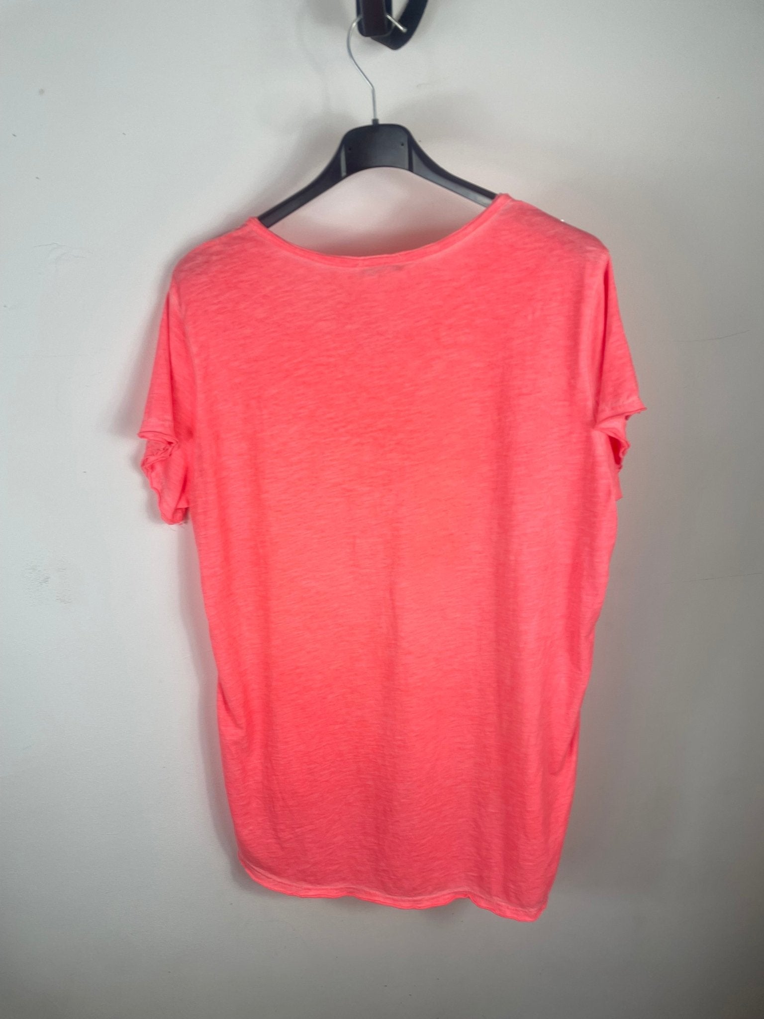 Dos plus long du t-shirt Coralie corail femme en coton Made in Italy