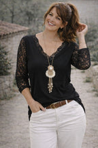 Top bohème noir à manches en dentelle