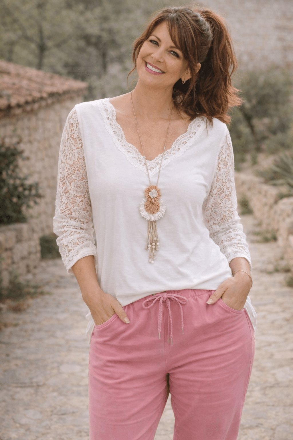 Top bohème blanc à manches en dentelle