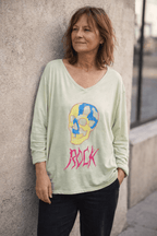 T-shirt Rock Skull vert d’eau à motif coloré, vue portée