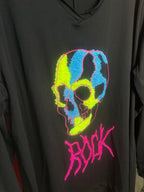 Détail du motif tête de mort coloré du T-shirt Rock Skull