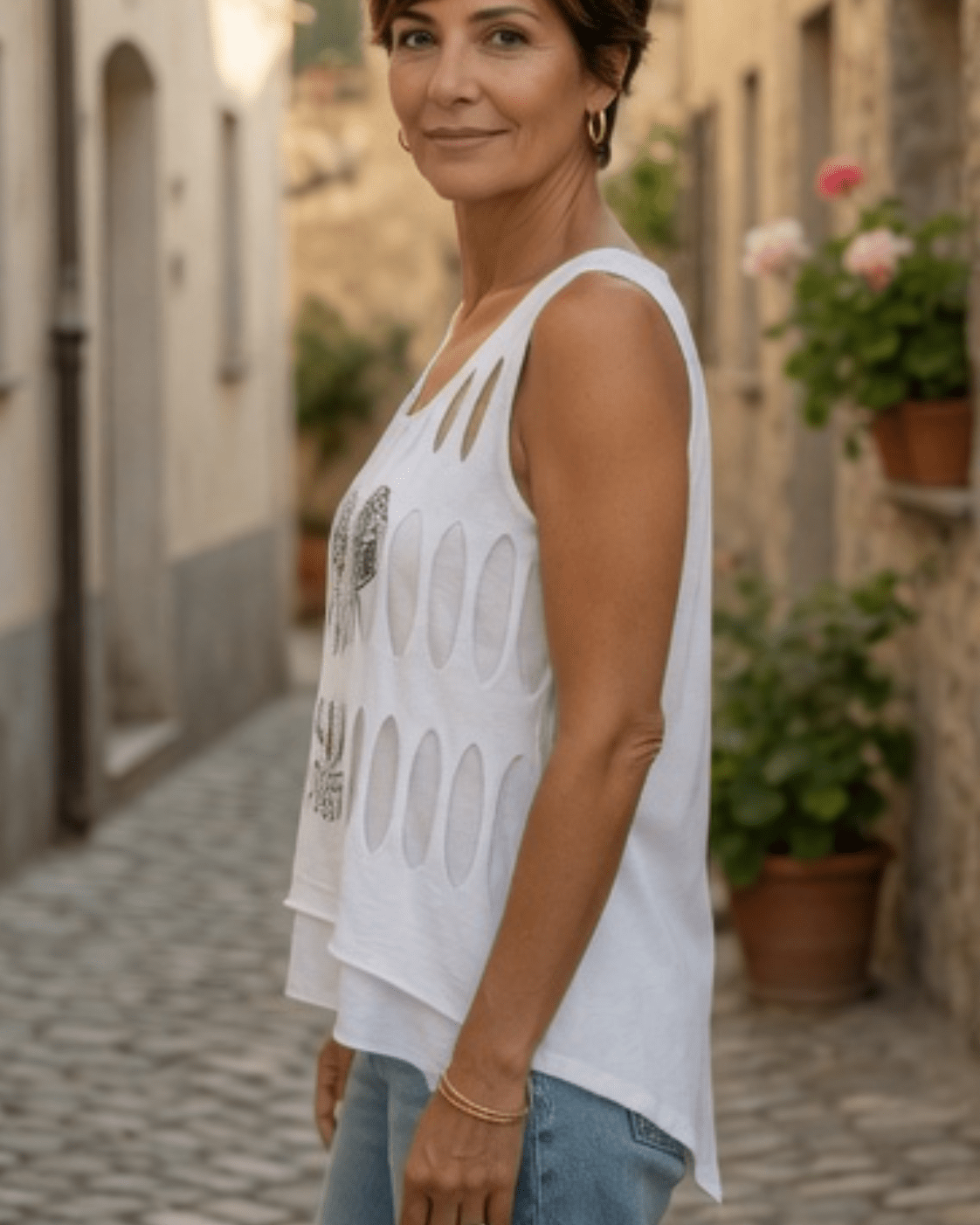 Tunique blanche femme en coton avec motif cartoon strass, coupe originale