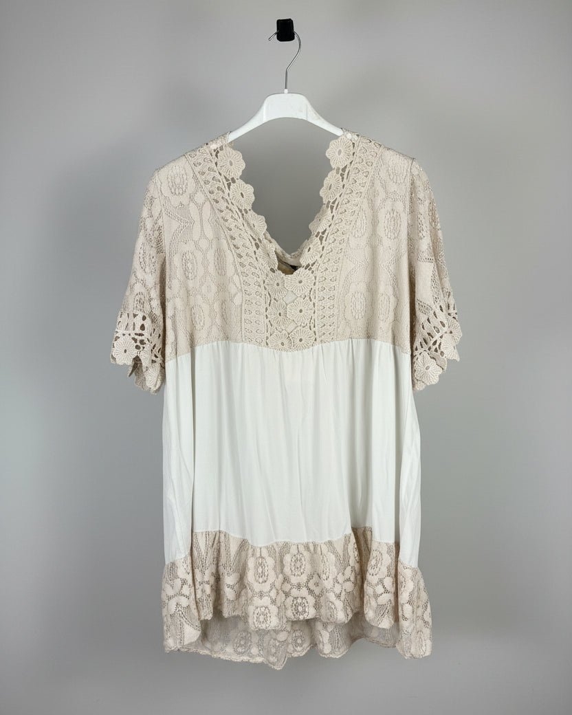 Tunique écru femme en coton avec dentelle bohème et finitions crochetées, vue de face