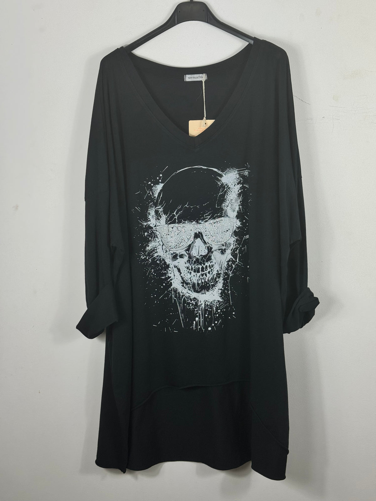 Tunique Rebel noire loose et asymétrique sur cintre