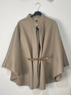 Cape femme taupe longueur 74 cm coupe large