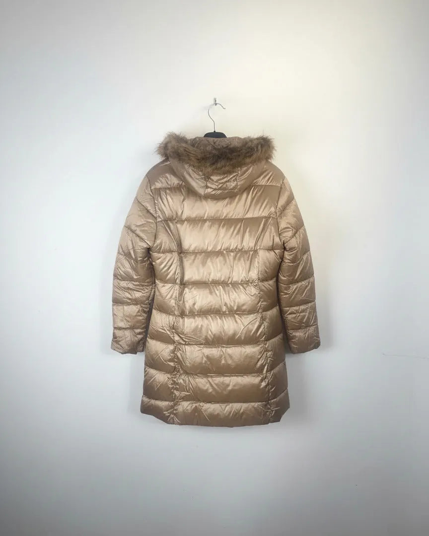 Vue de dos doudoune femme champagne – coupe mi-longue hiver