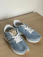 Baskets femme en denim bleu clair vues de trois quarts, modèle du 36 au 41