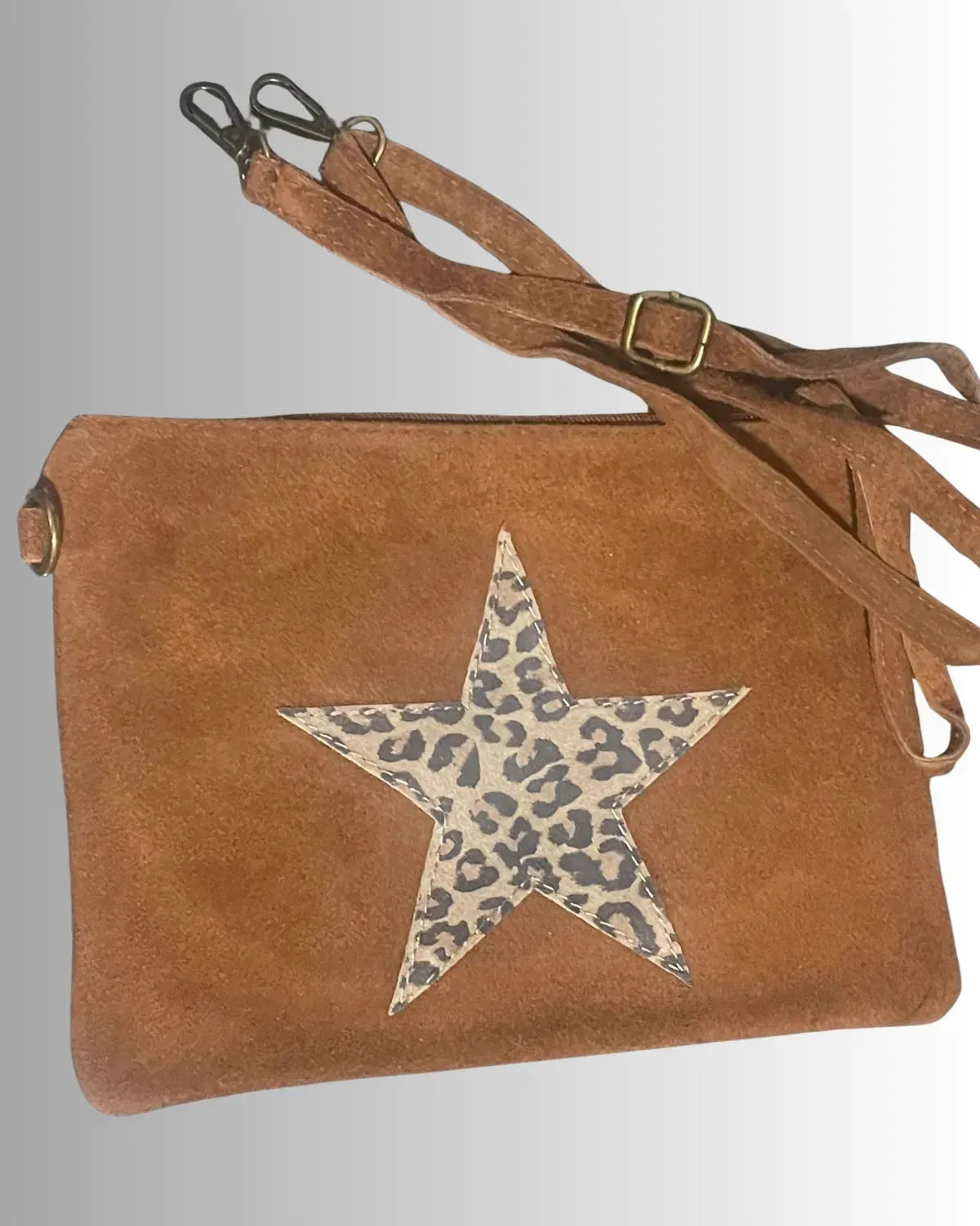 Pochette cuir camel avec étoile léopard centrale – sac bandoulière made in Italy 26x18,5 cm