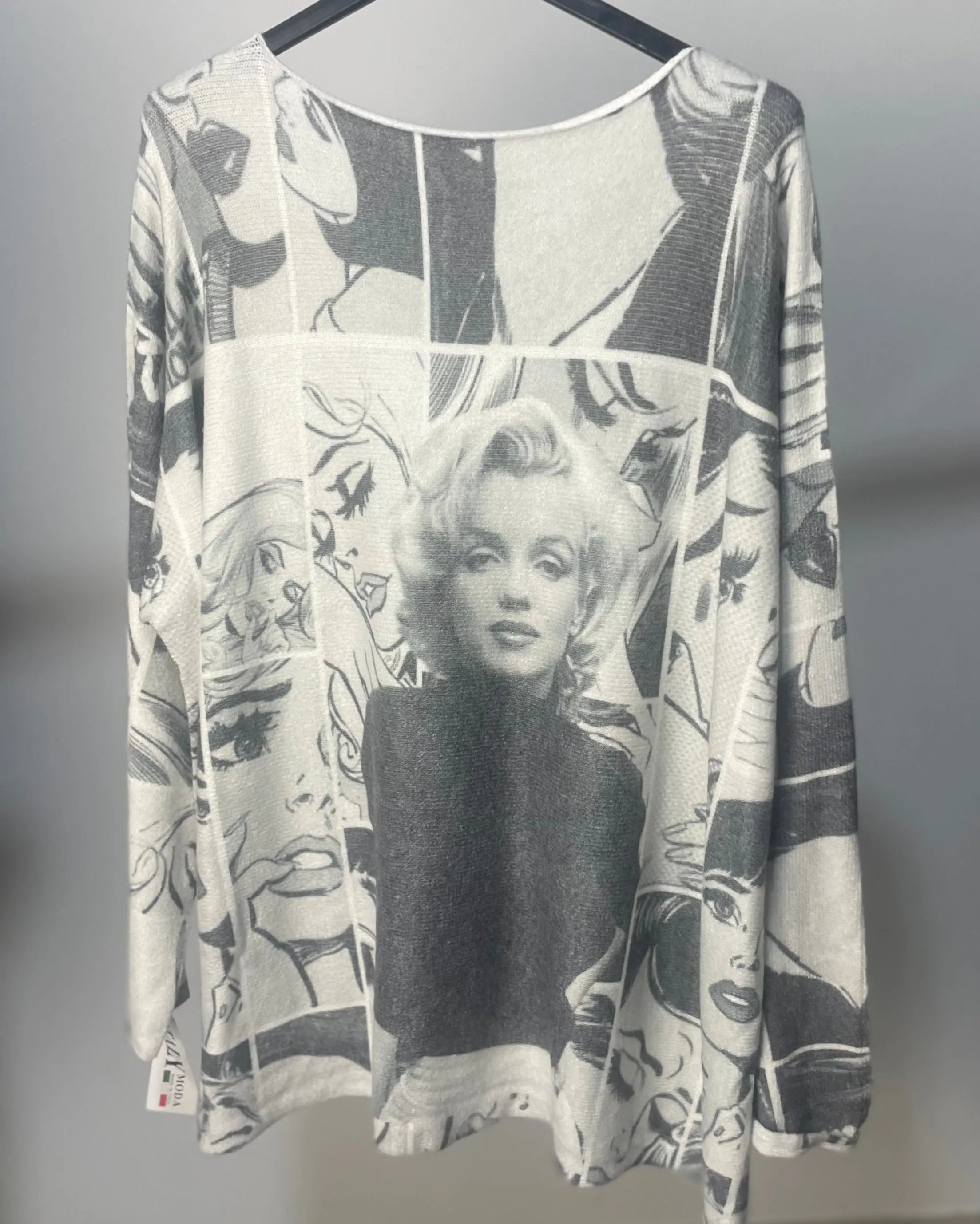 Pull femme chic imprimé graphique noir et blanc