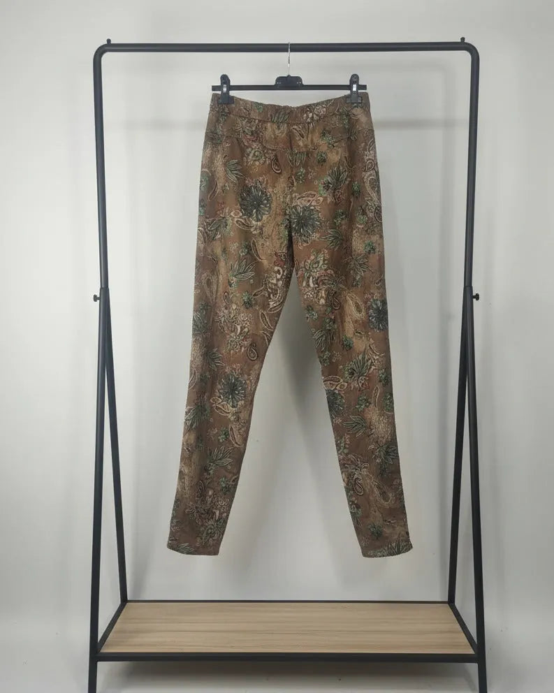 vue de dos pantalon femme imprimé floral marron