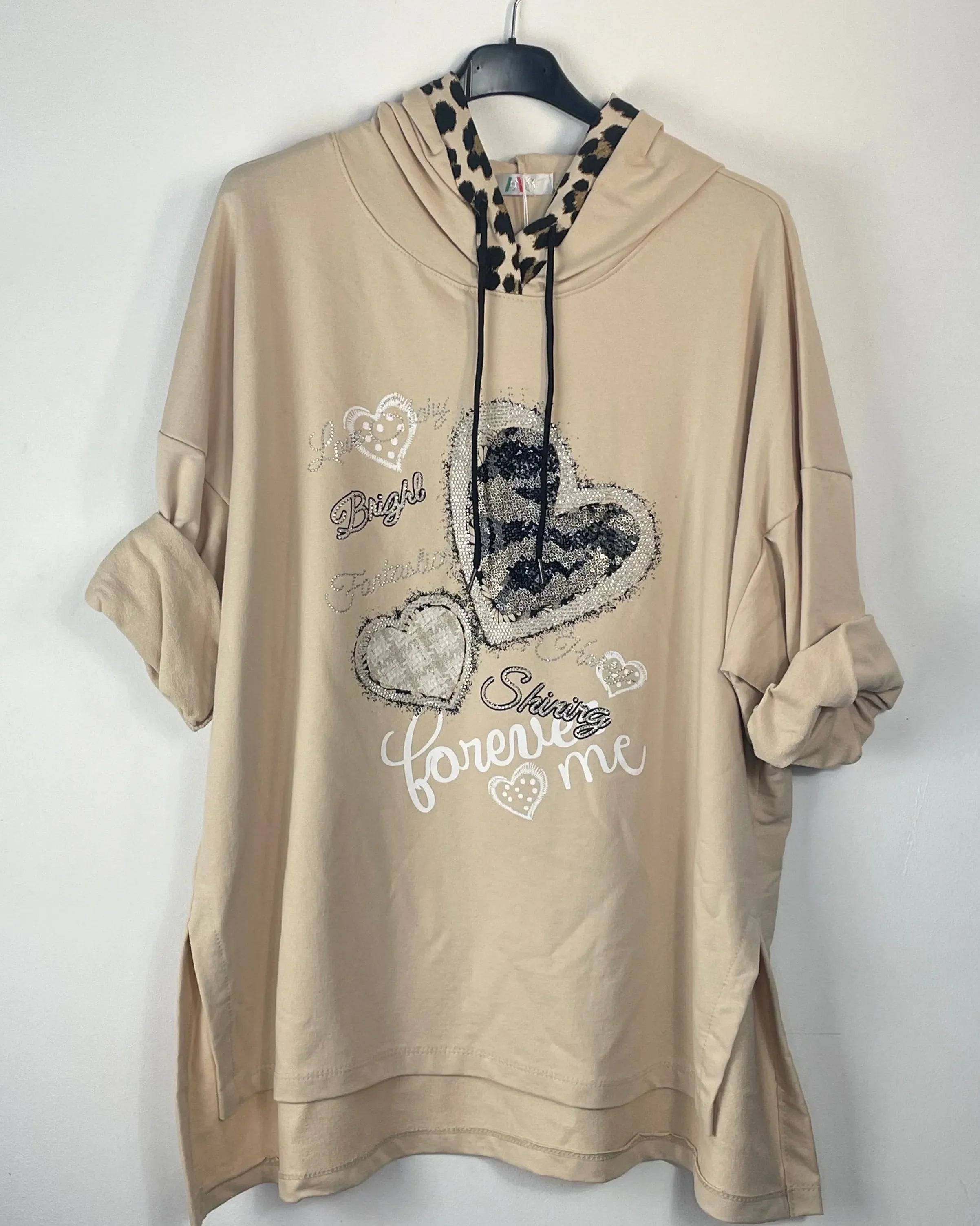 Sweat femme coupe large cœur strass et capuche léopard