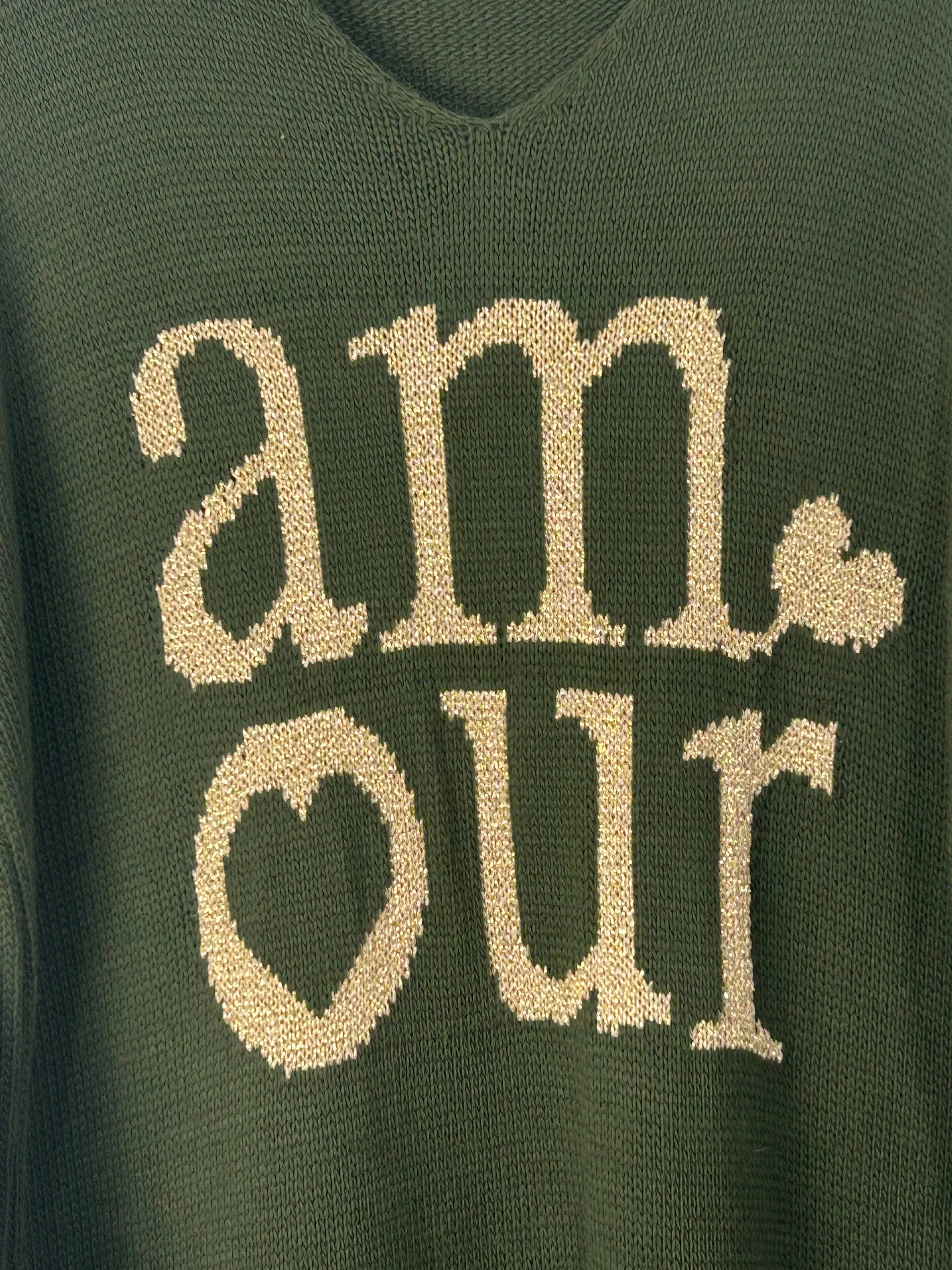 Robe pull AMOUR femme en maille, details de l'ecriture