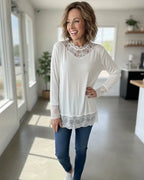 Top femme fluide avec dentelle au col, couleur blanc, made in Italie