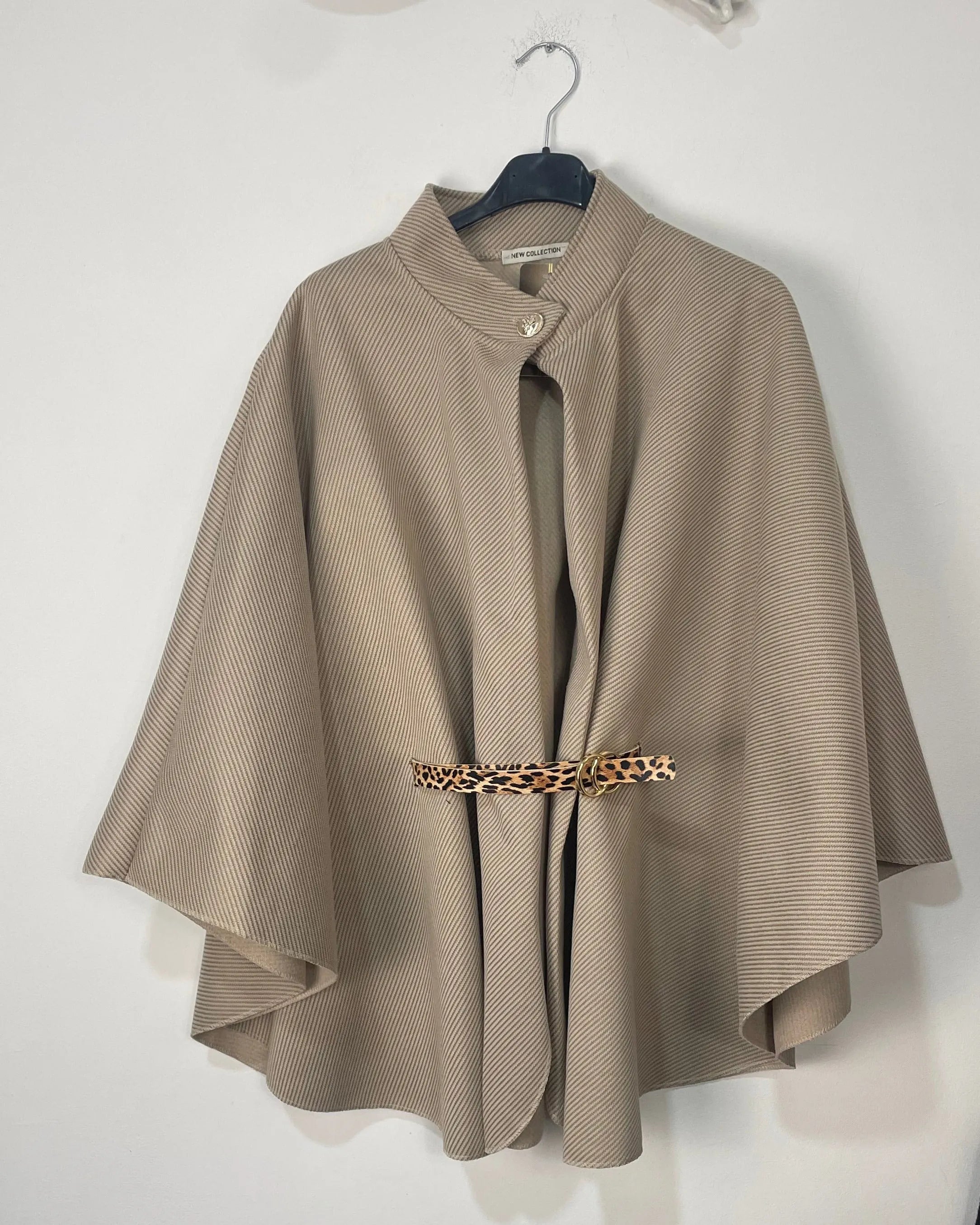Cape femme taupe longueur 74 cm coupe large