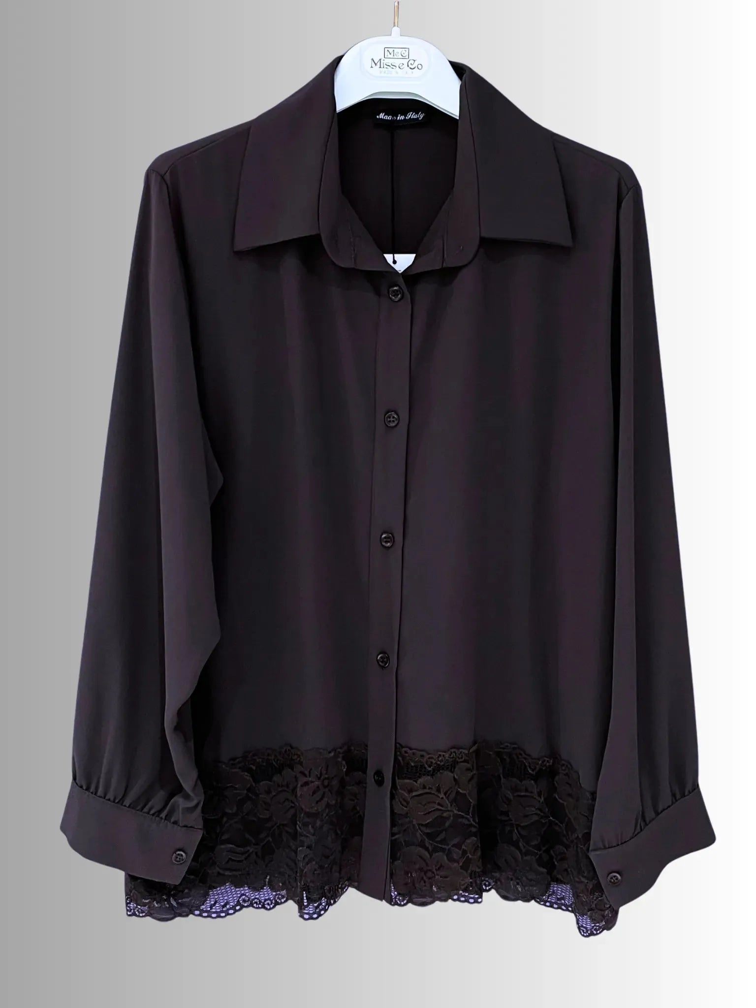 Chemise femme fluide avec dentelle sur le bas – élégance italienne chic