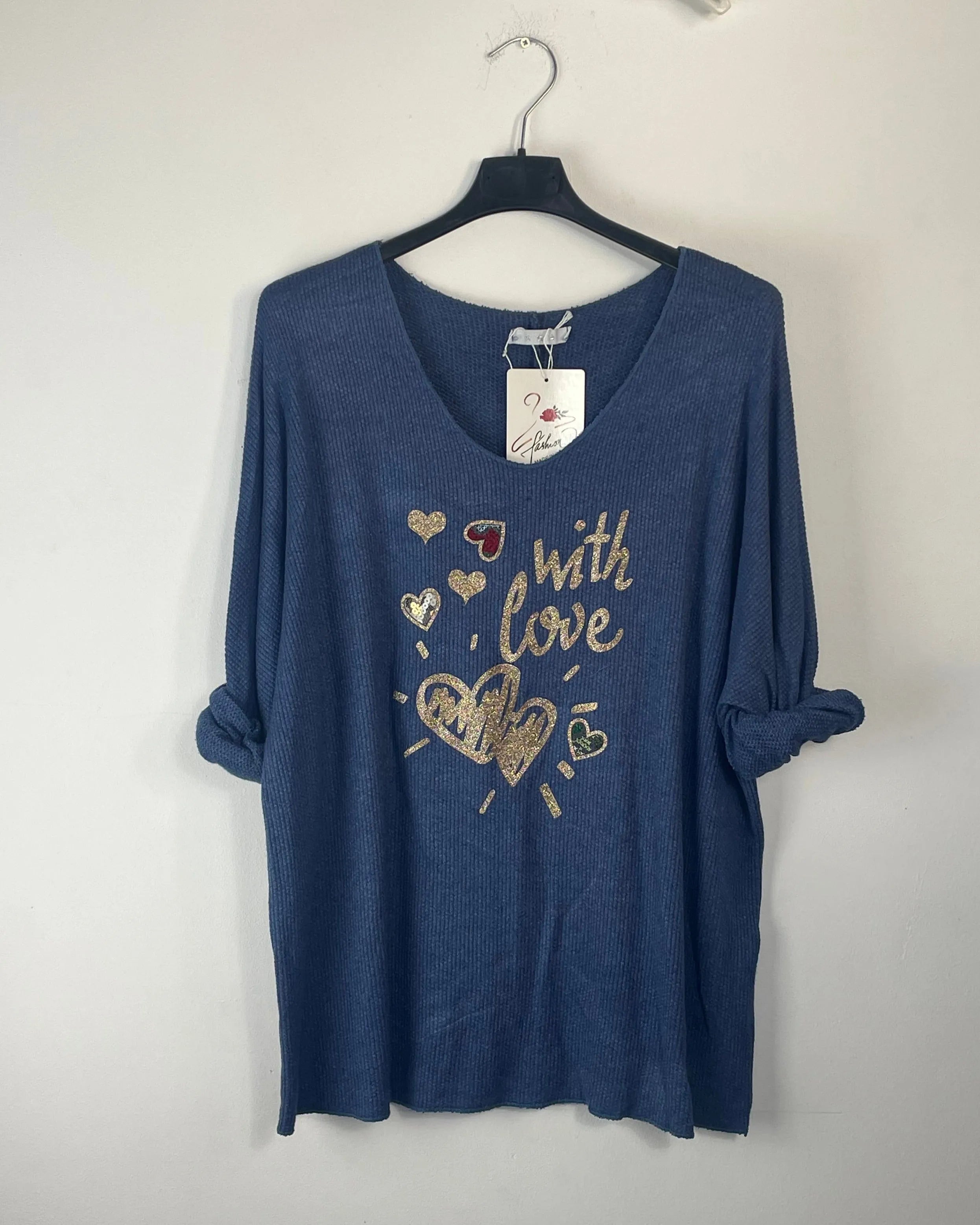 Pull léger motif With Love cœurs strass coupe confortable