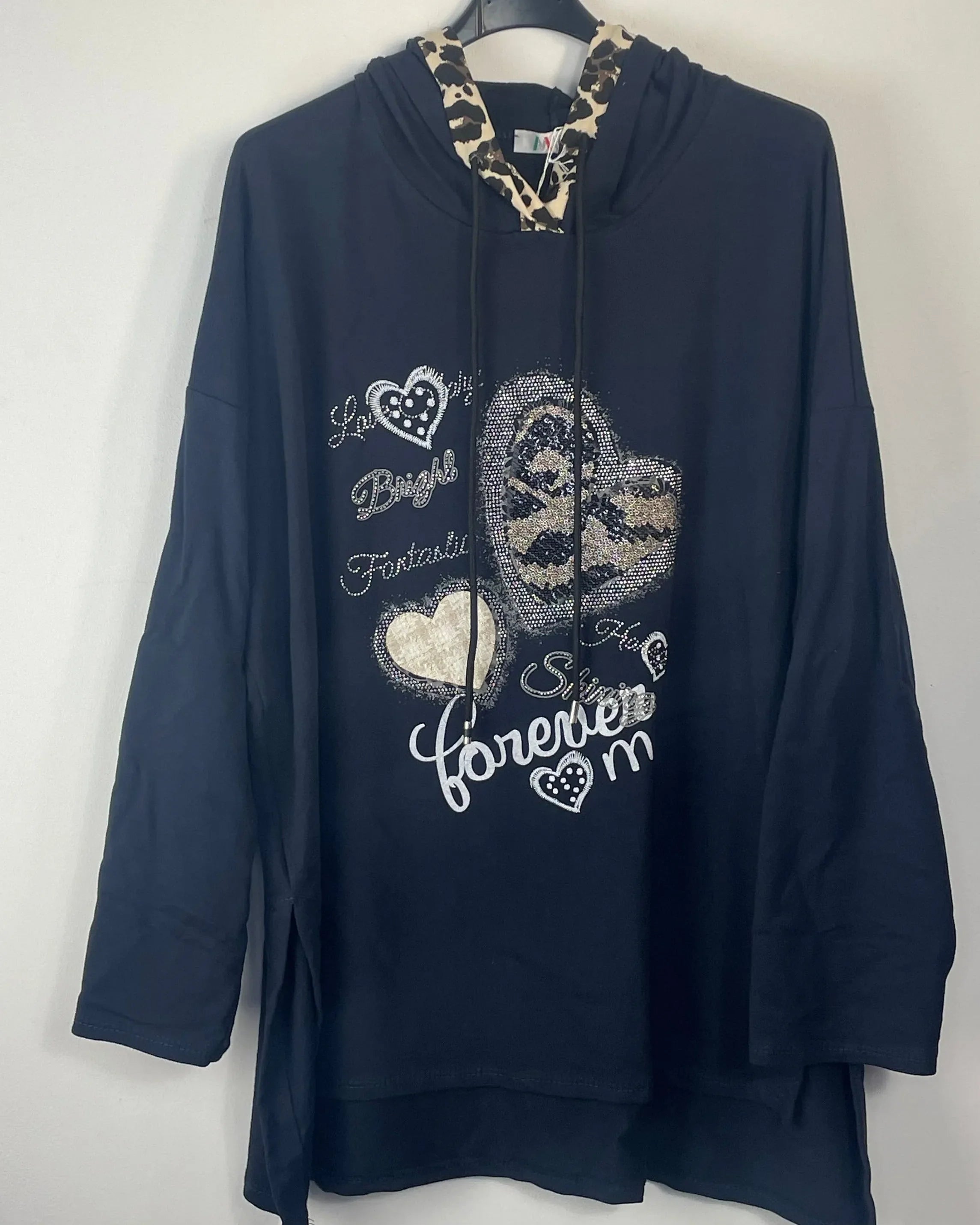 Sweat femme coupe large cœur strass et capuche léopard couleur marine 