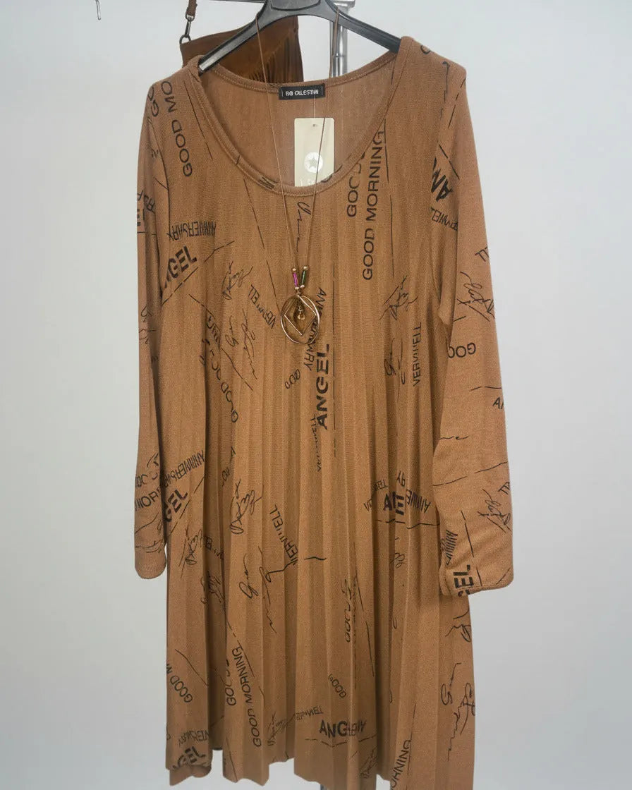 Robe pull camel avec sautoir – Mam’s Ailes