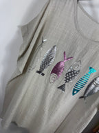 Zoom sur les motifs poissons tee shirt voile de coton mode Italienne