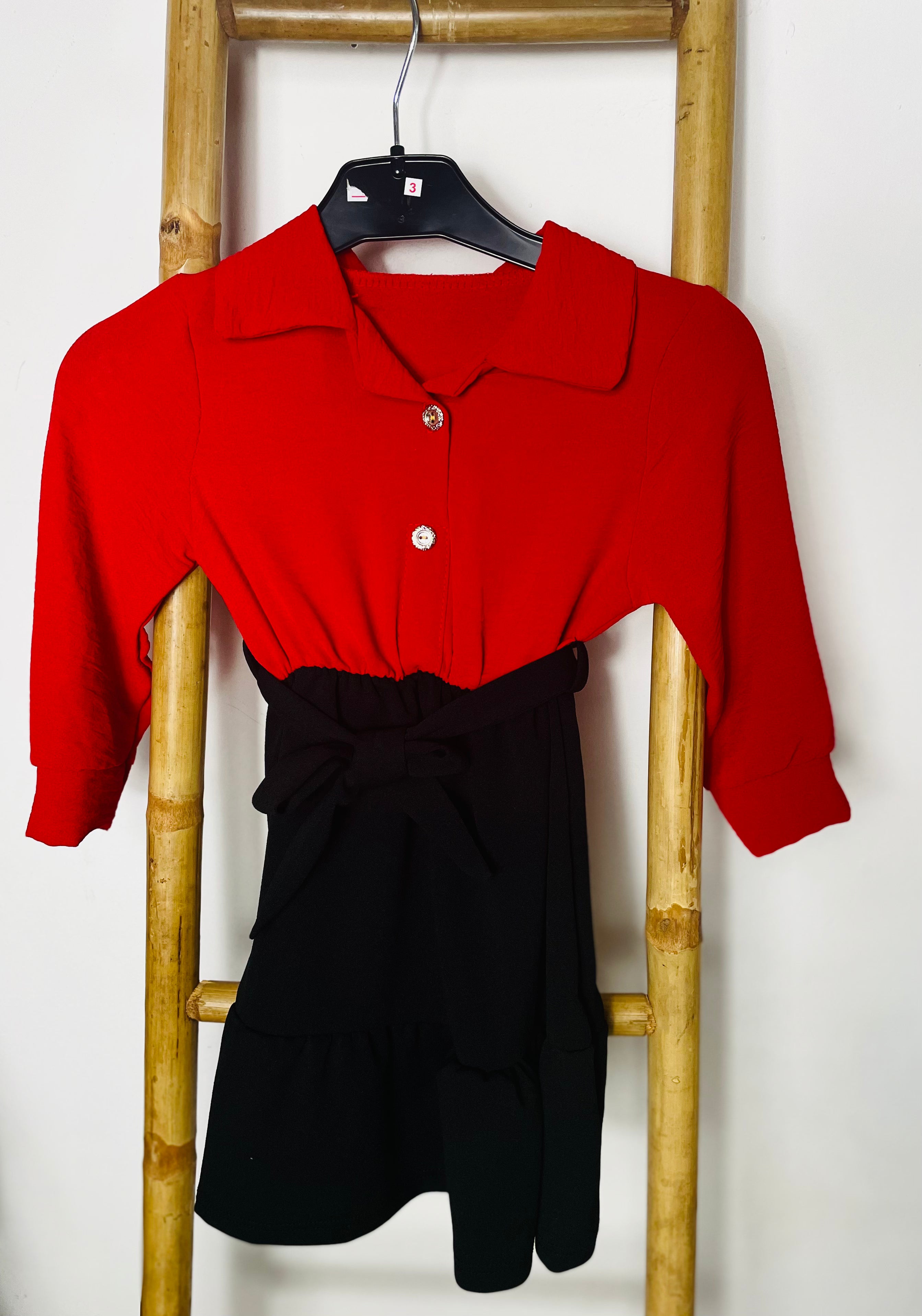 Robe rouge et noire fille, modèle élégant pour cérémonie et fête

 – Vue de face